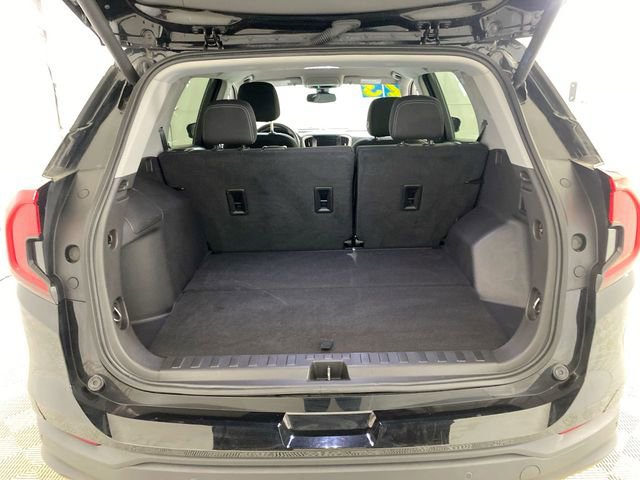 Used 2023 GMC Terrain SLE w/ Driver Convenience Package image 30