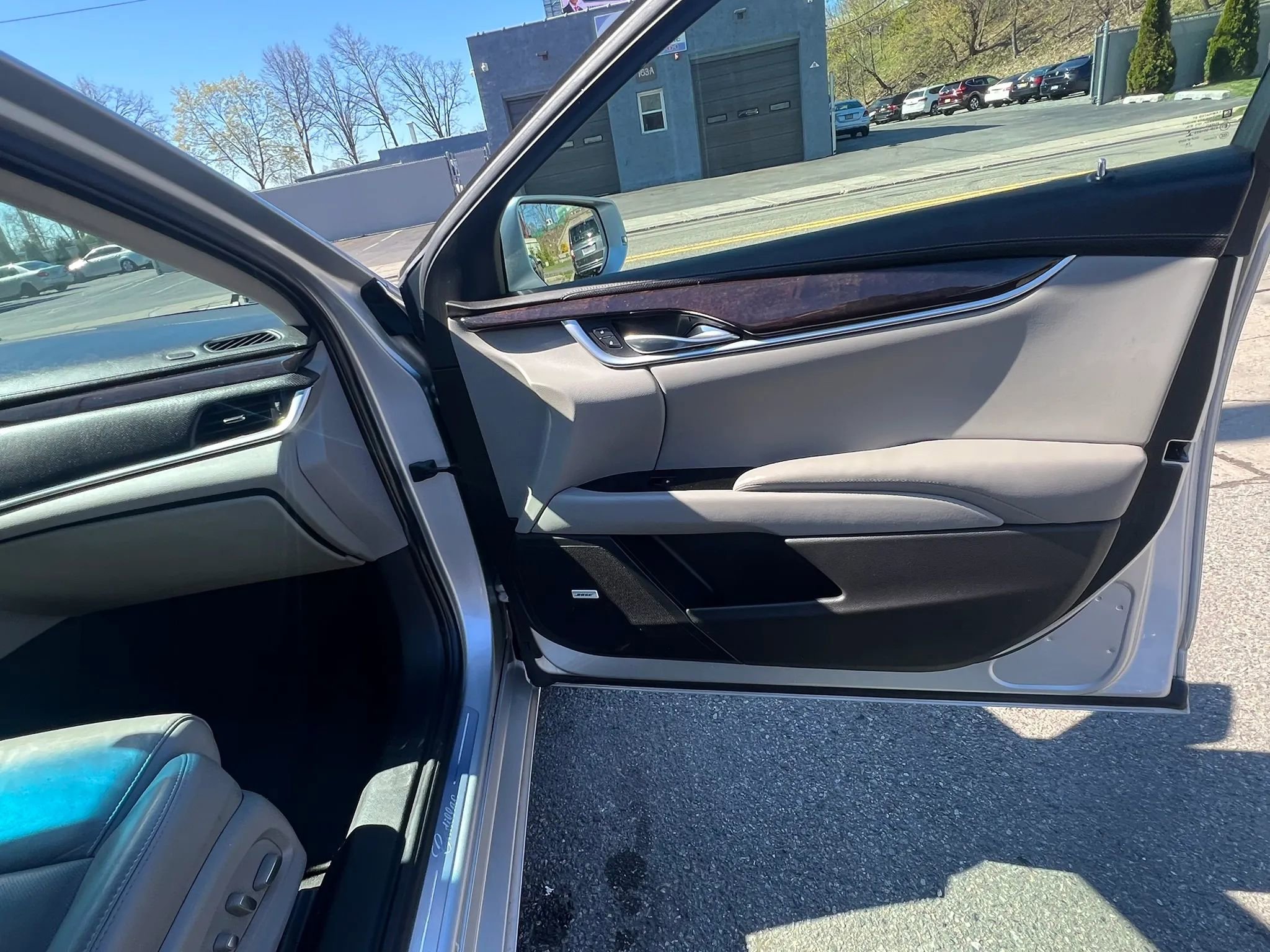 Used 2017 Cadillac XTS Luxury image 29