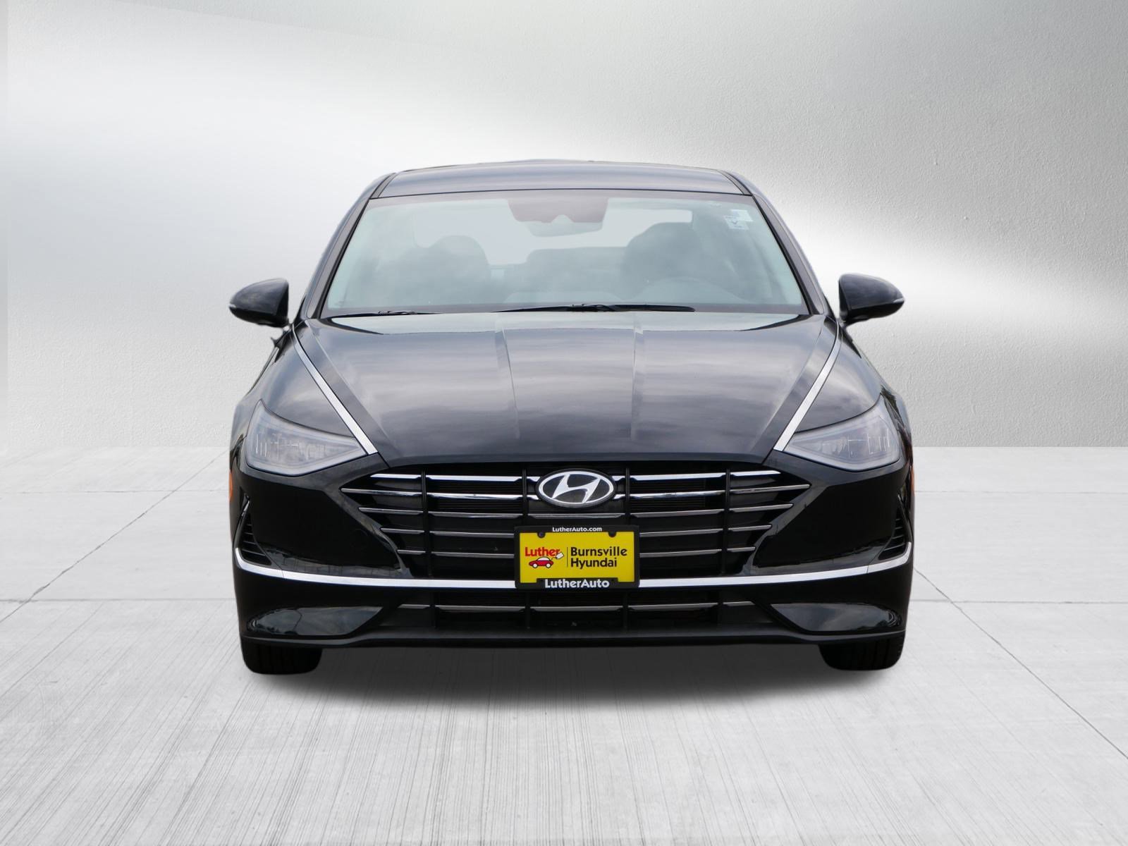 Certified 2023 Hyundai Sonata SE w/ Cargo Package image 2