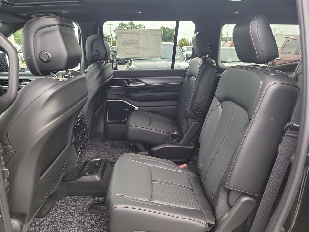 New 2026 Jeep Grand Wagoneer 4WD image 14