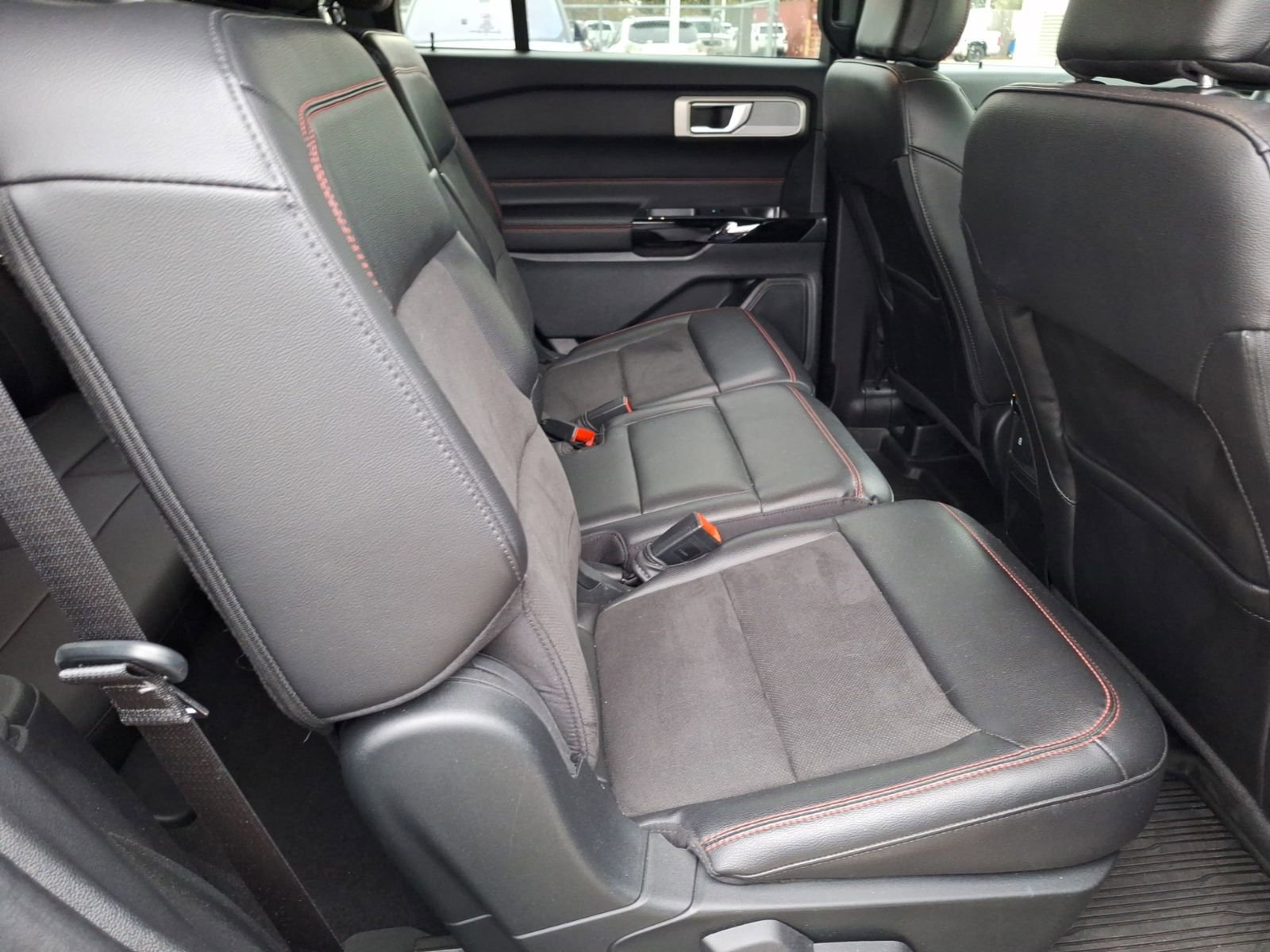 Used 2023 Ford Explorer ST-Line image 27