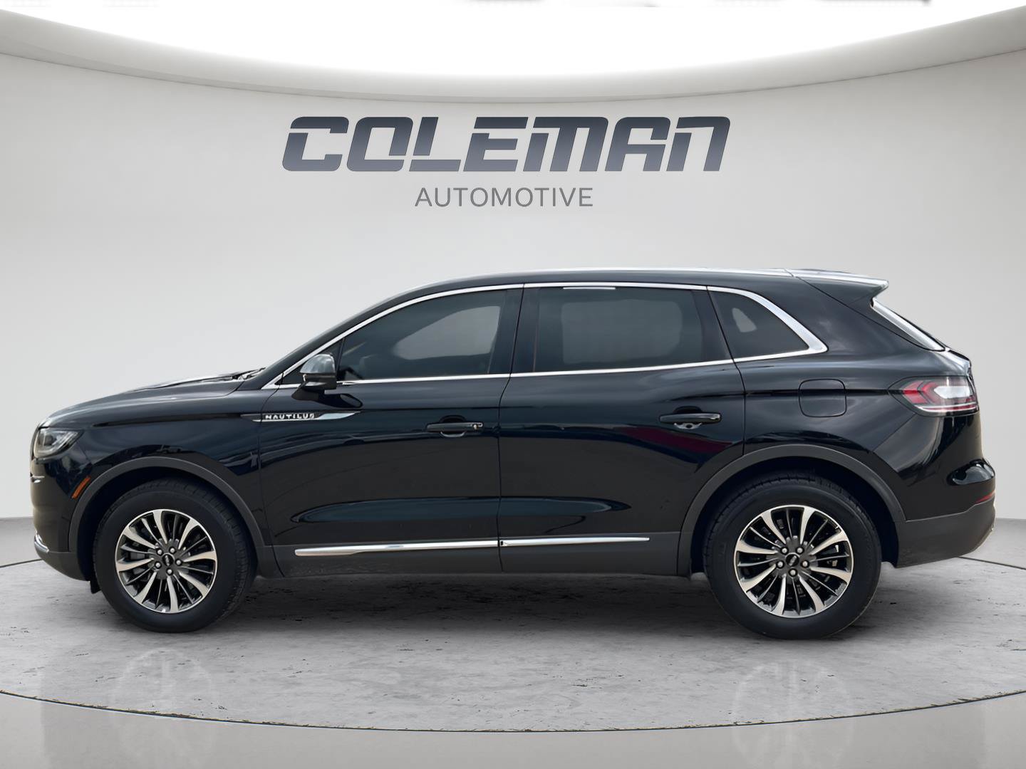 Used 2023 Lincoln Nautilus Reserve w/ Luxury Package AWD/4WD image 5