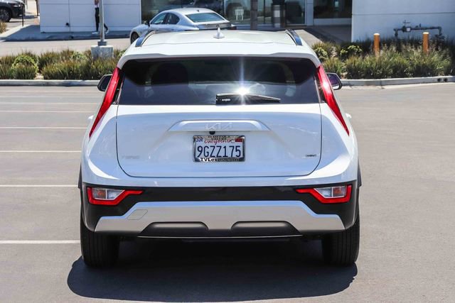 Used 2023 Kia Niro LX FWD image 5