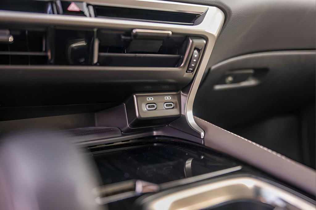 Used 2024 Lexus RX 350 FWD w/ Technology Package image 19