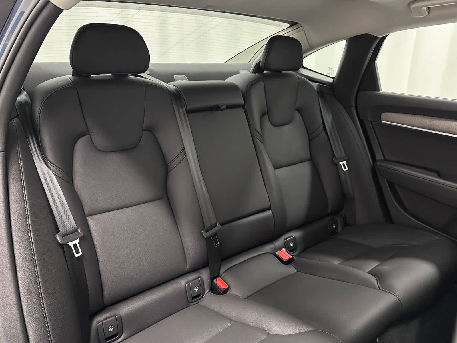 Used 2023 Volvo S90 B6 Plus AWD/4WD image 22