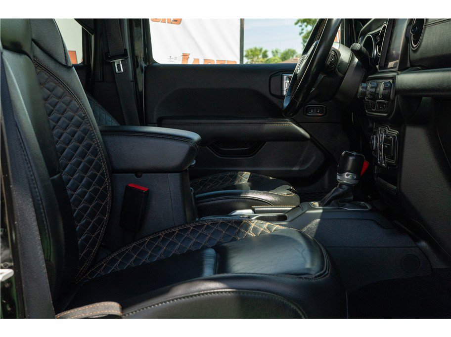 Used 2021 Jeep Wrangler Unlimited Sahara AWD/4WD image 5