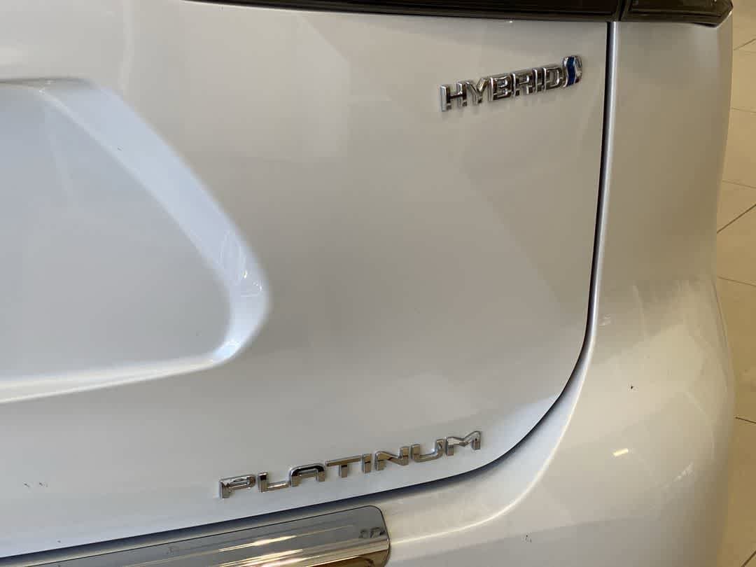 Used 2024 Toyota Highlander Platinum AWD/4WD image 12