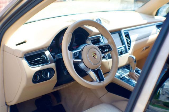Used 2016 Porsche Macan S image 19