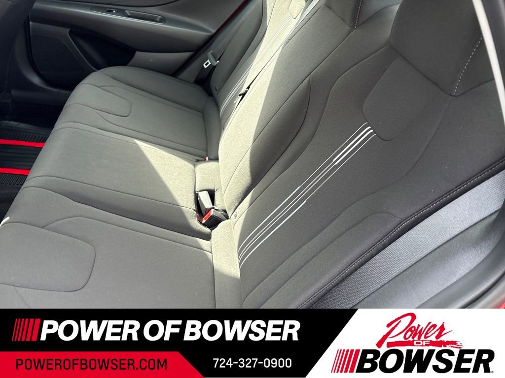 Used 2023 Hyundai Elantra SEL w/ Cargo Package image 10