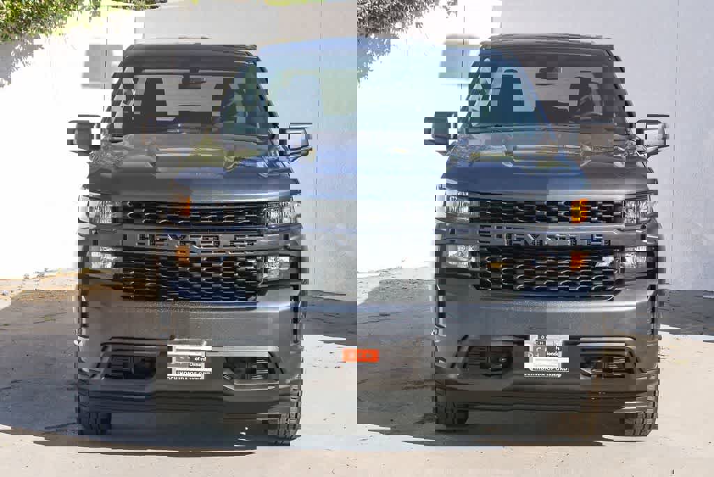 Used 2019 Chevrolet Silverado 1500 Custom w/ Custom Convenience Package image 2