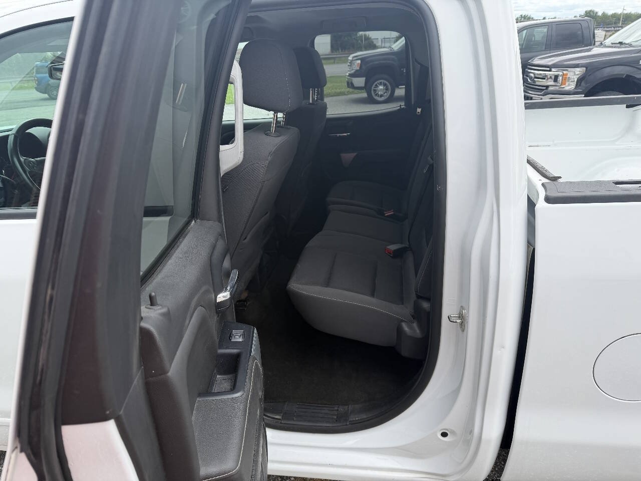 Used 2018 Chevrolet Silverado 1500 LT w/ All Star Edition AWD/4WD image 17