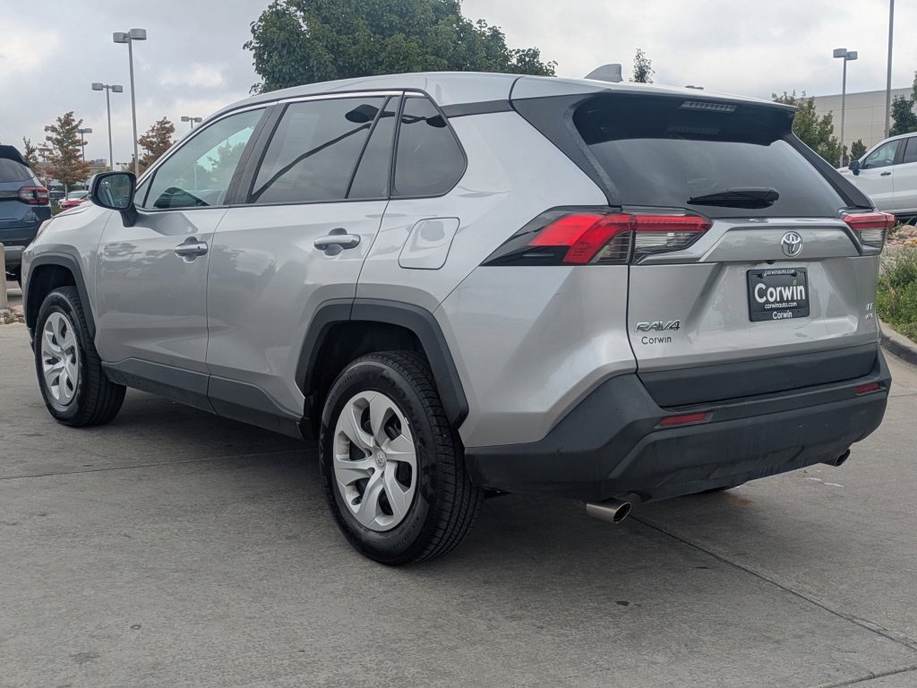 Used 2024 Toyota RAV4 LE AWD/4WD image 5