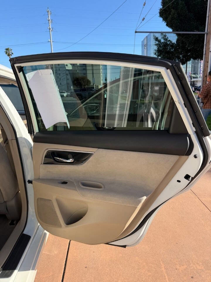 Used 2013 Nissan Altima 2.5 S FWD image 30