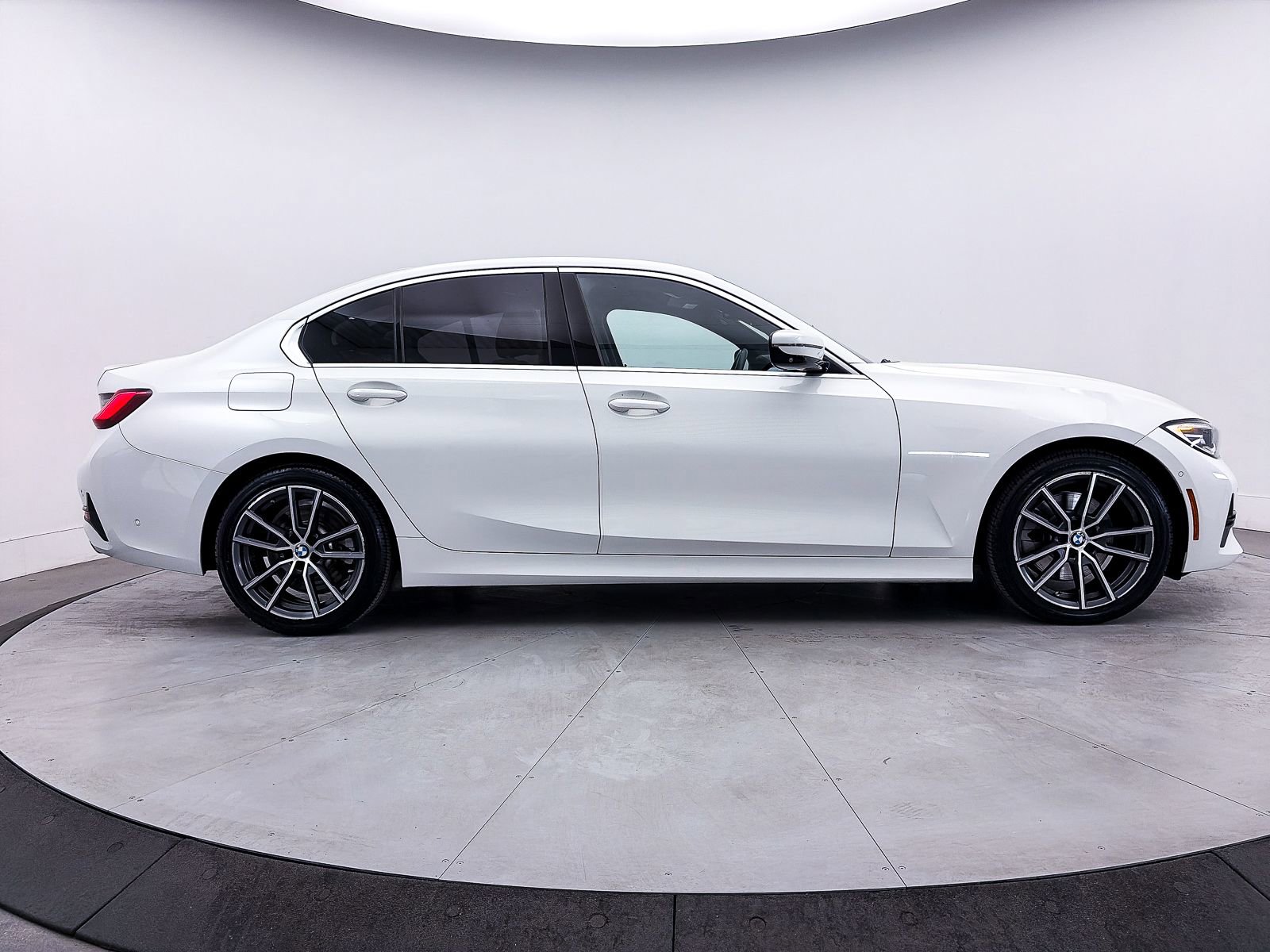 Used 2020 BMW 330i Sedan w/ Convenience Package RWD image 40