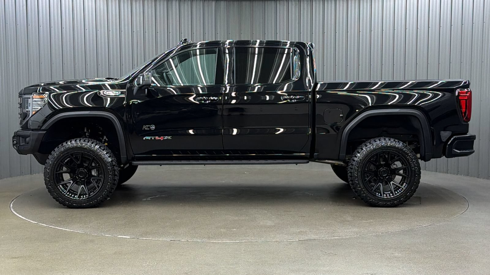 Used 2026 GMC Sierra 1500 AT4X AWD/4WD image 2