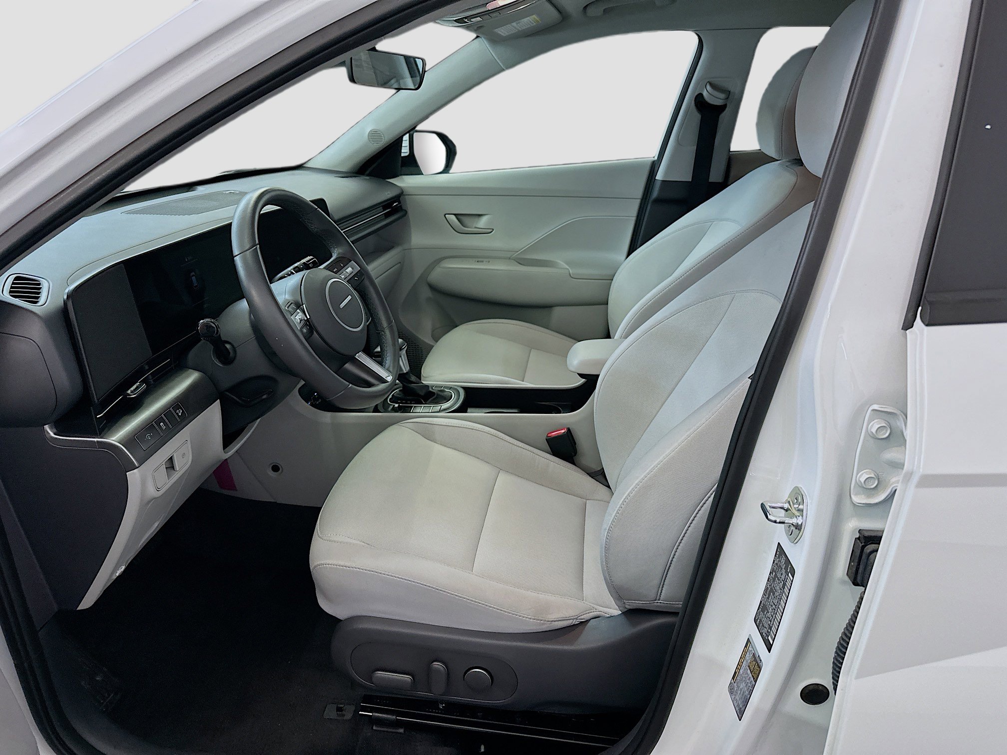 Used 2025 Hyundai Kona SEL image 13