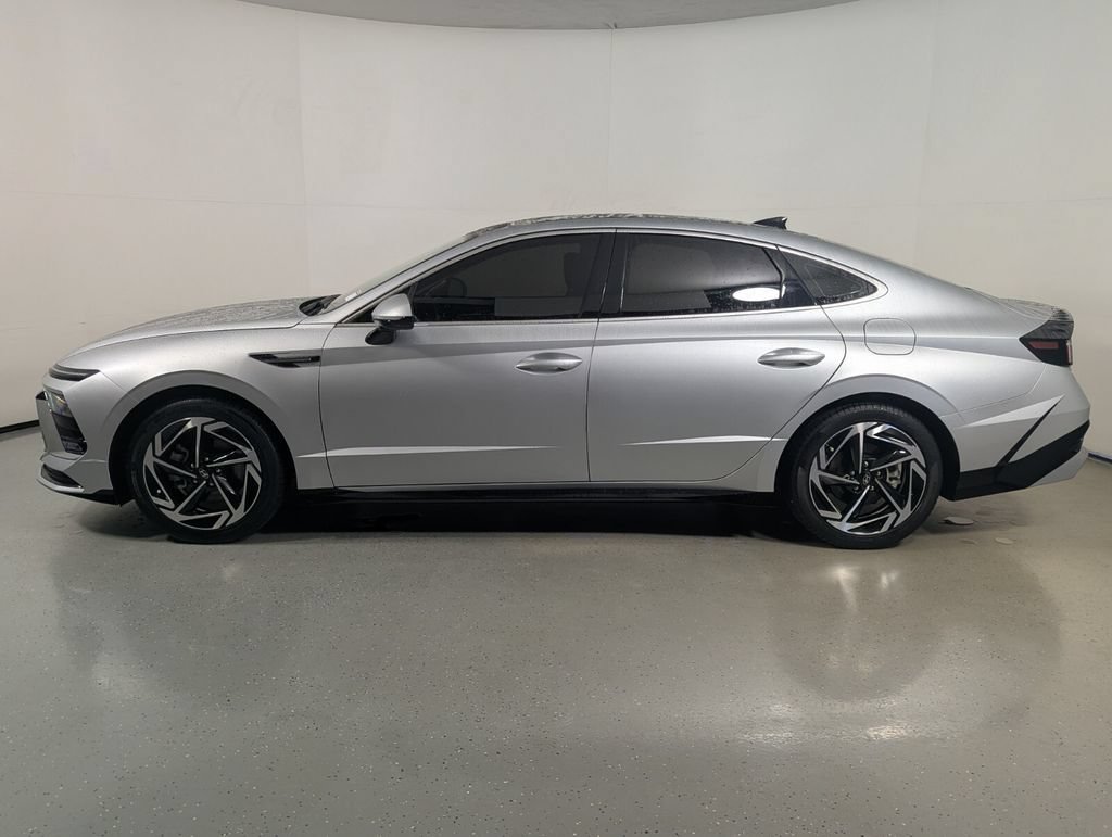 Certified 2024 Hyundai Sonata SEL w/ Convenience Package FWD image 4