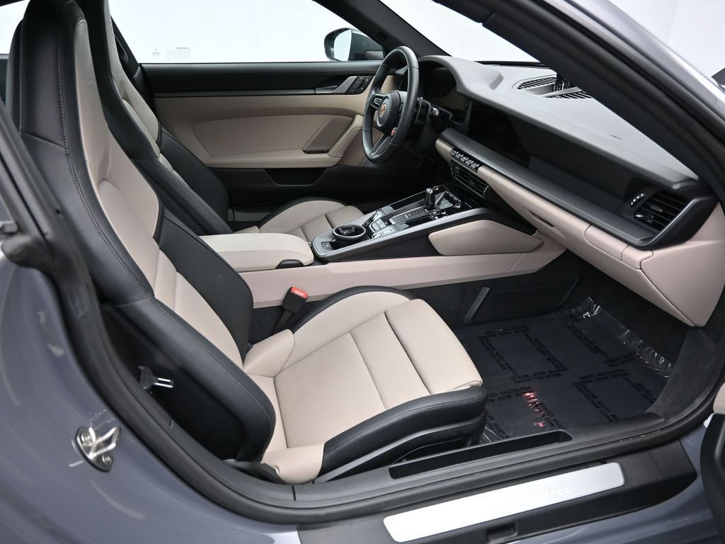 Certified 2025 Porsche 911 Carrera RWD image 22