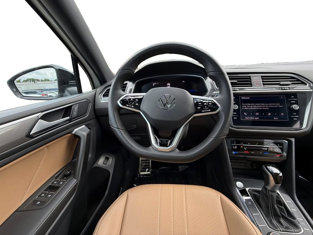 Used 2024 Volkswagen Tiguan SE R-Line AWD/4WD image 12