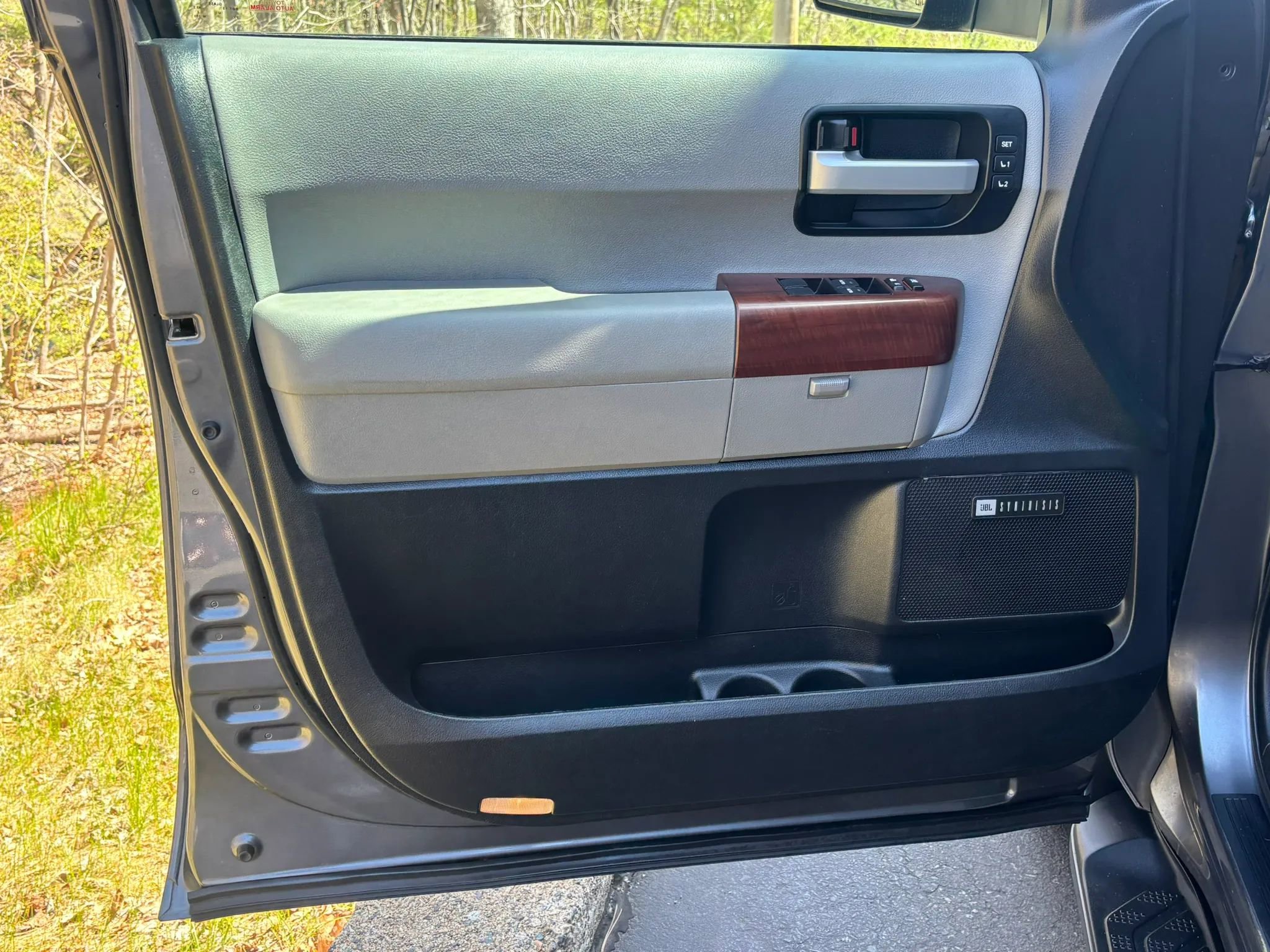 Used 2014 Toyota Sequoia Platinum AWD/4WD image 14