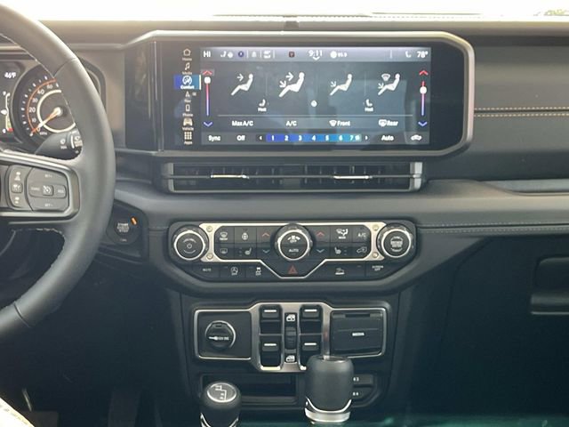 New 2025 Jeep Gladiator High Tide image 15