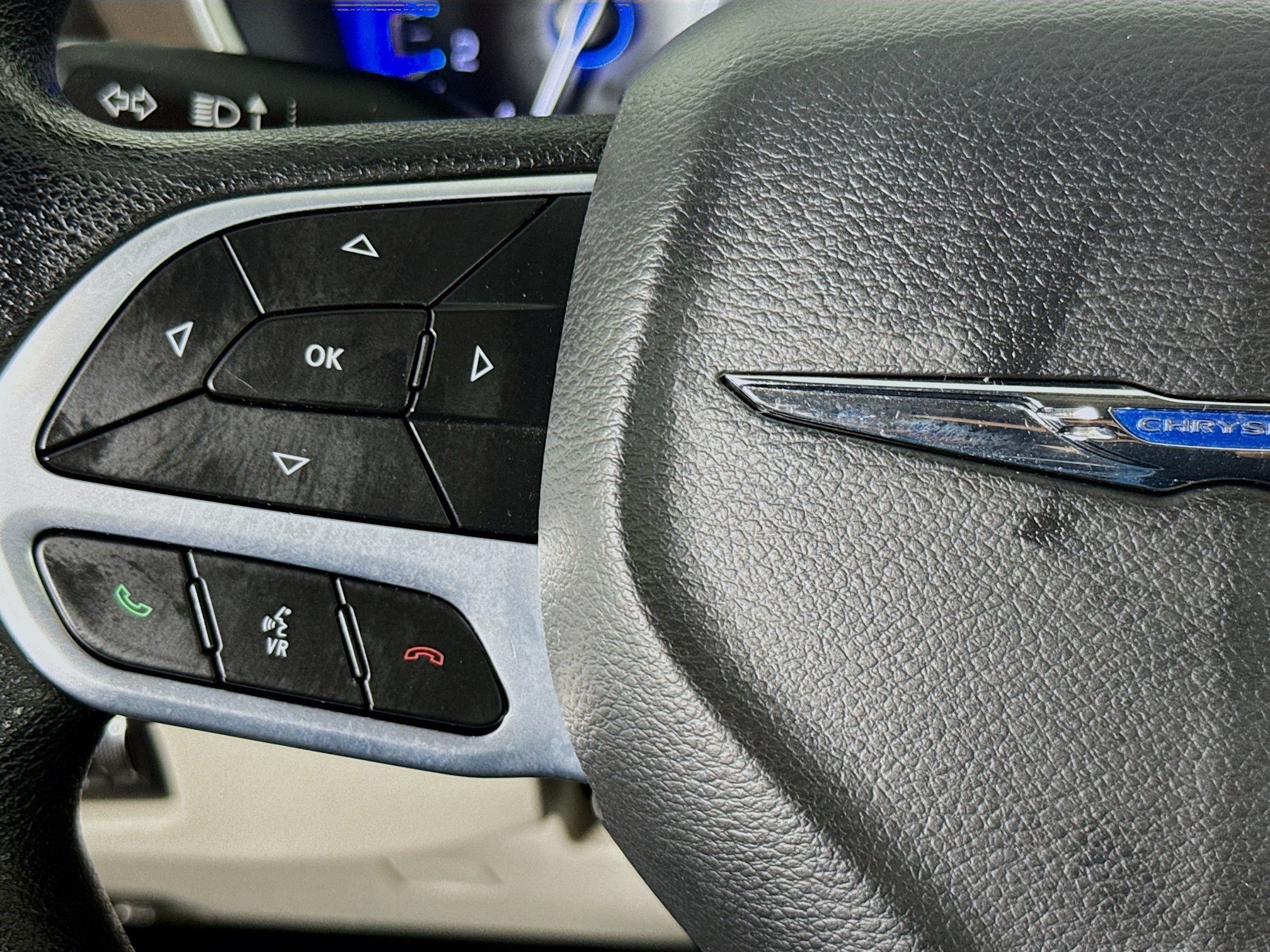 Used 2020 Chrysler Voyager L FWD image 11