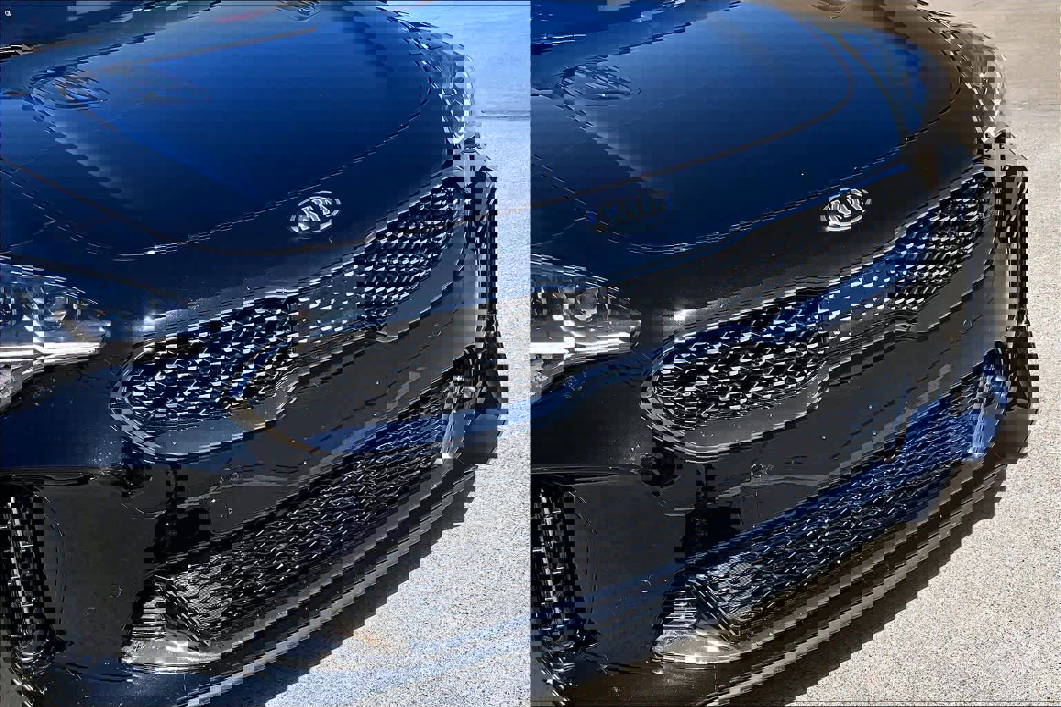 Used 2018 Kia Stinger GT2 image 28