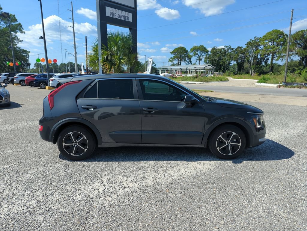 Used 2025 Kia Niro LX FWD image 8