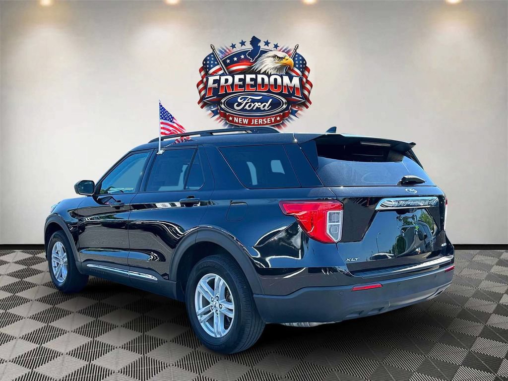 Used 2023 Ford Explorer XLT AWD/4WD image 6