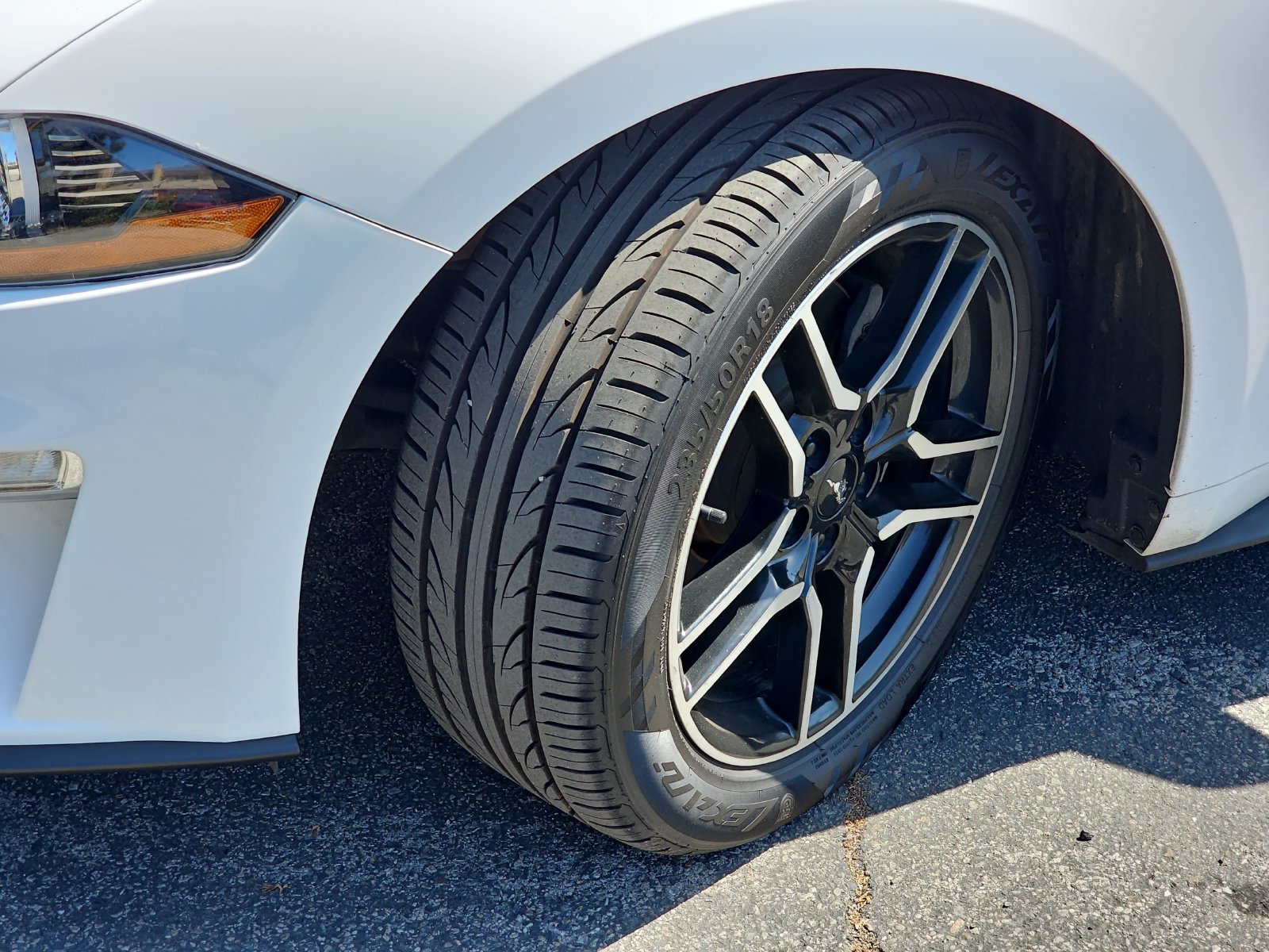 Used 2018 Ford Mustang Premium RWD image 31