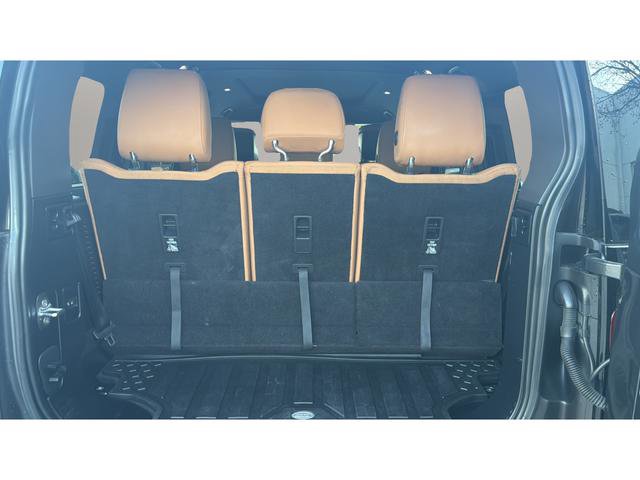 Used 2023 Land Rover Defender 130 SE image 15