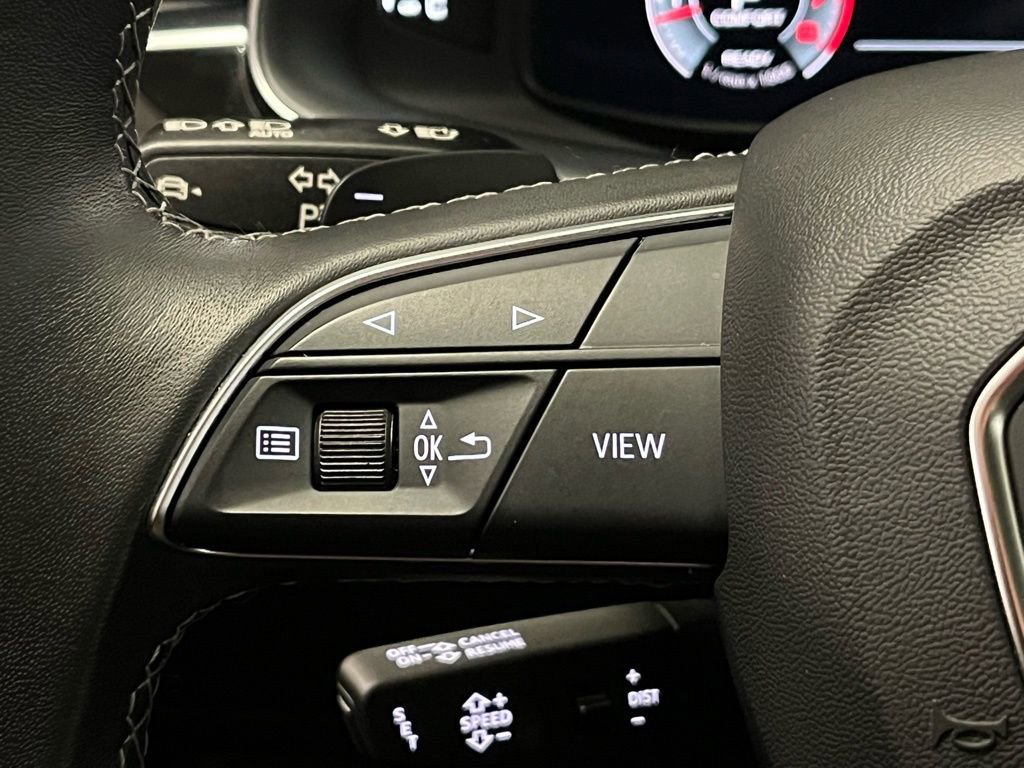 Used 2023 Audi Q8 Premium image 23