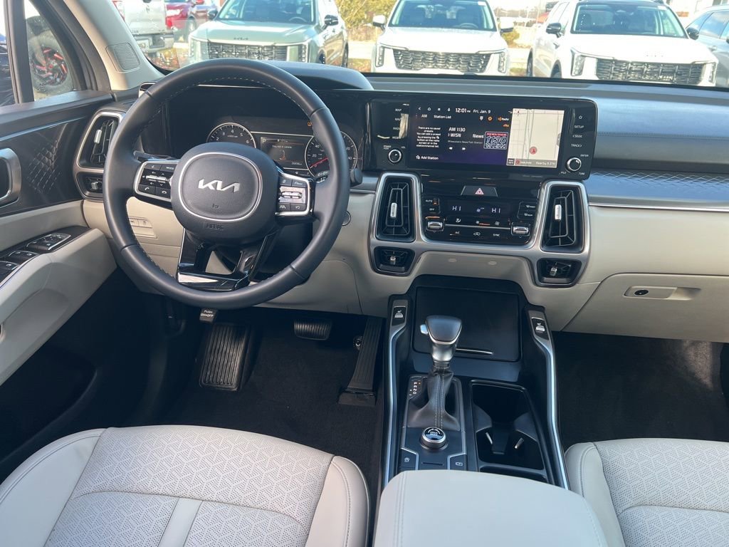 Certified 2023 Kia Sorento S image 16
