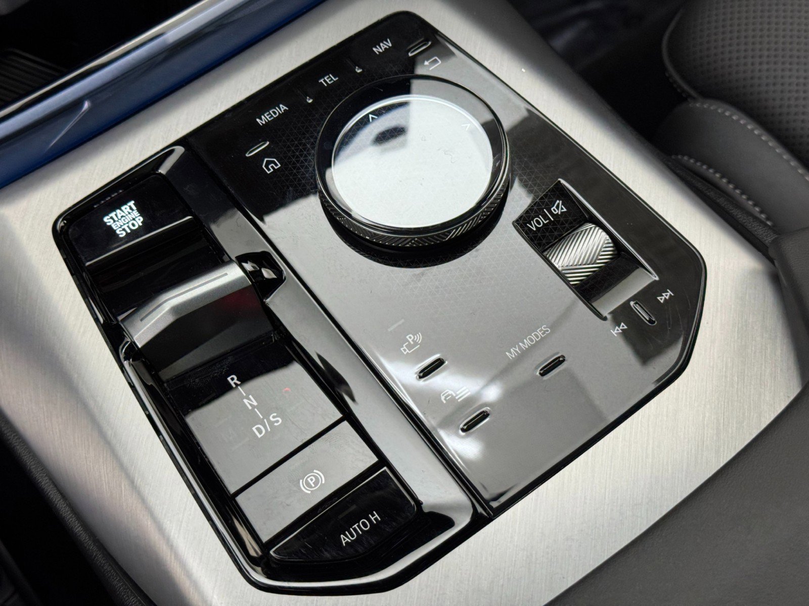 Used 2025 BMW X3 xDrive30i w/ Premium Package image 31