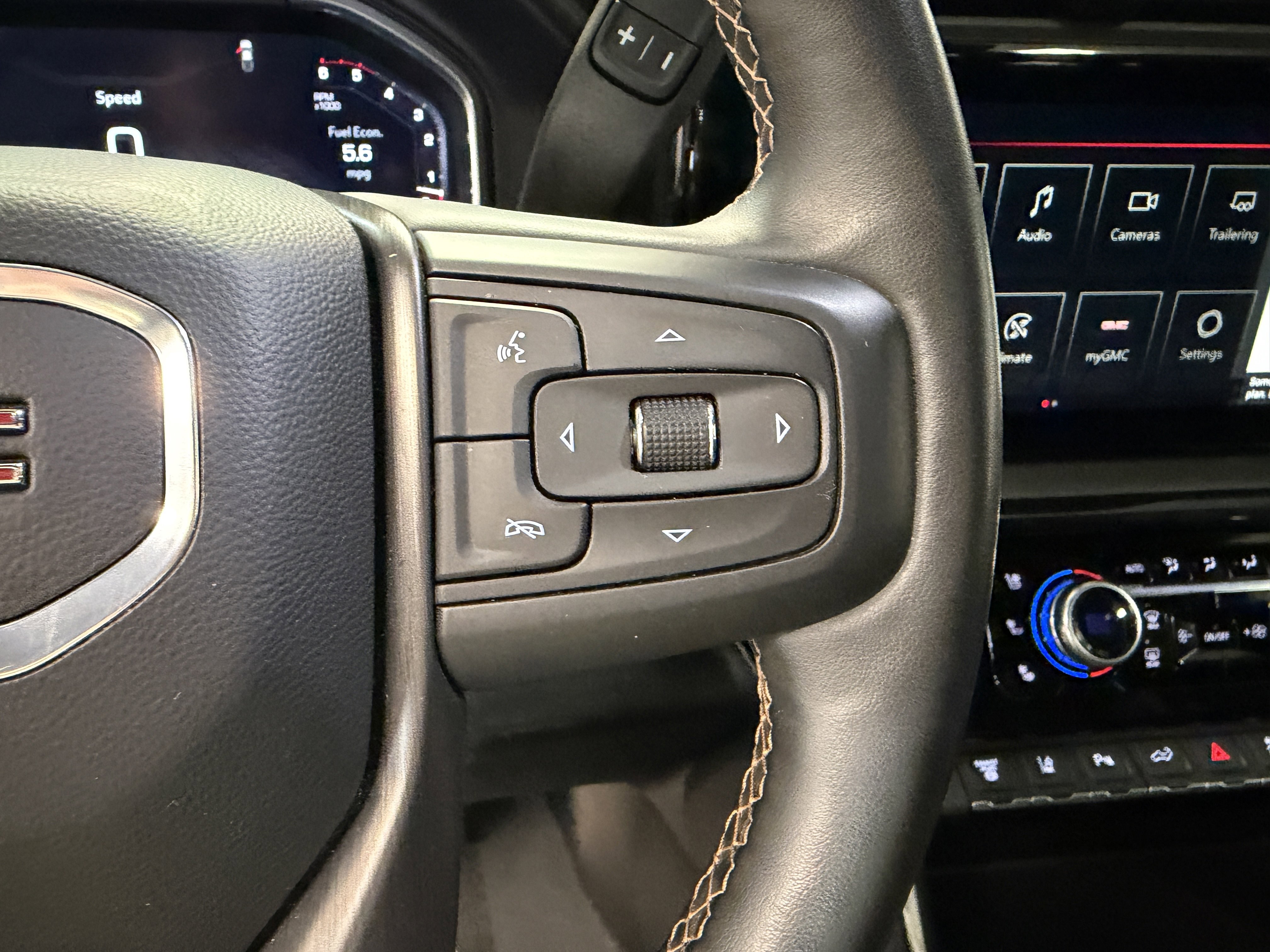 Used 2024 GMC Sierra 2500 AT4 w/ AT4 Preferred Package image 17