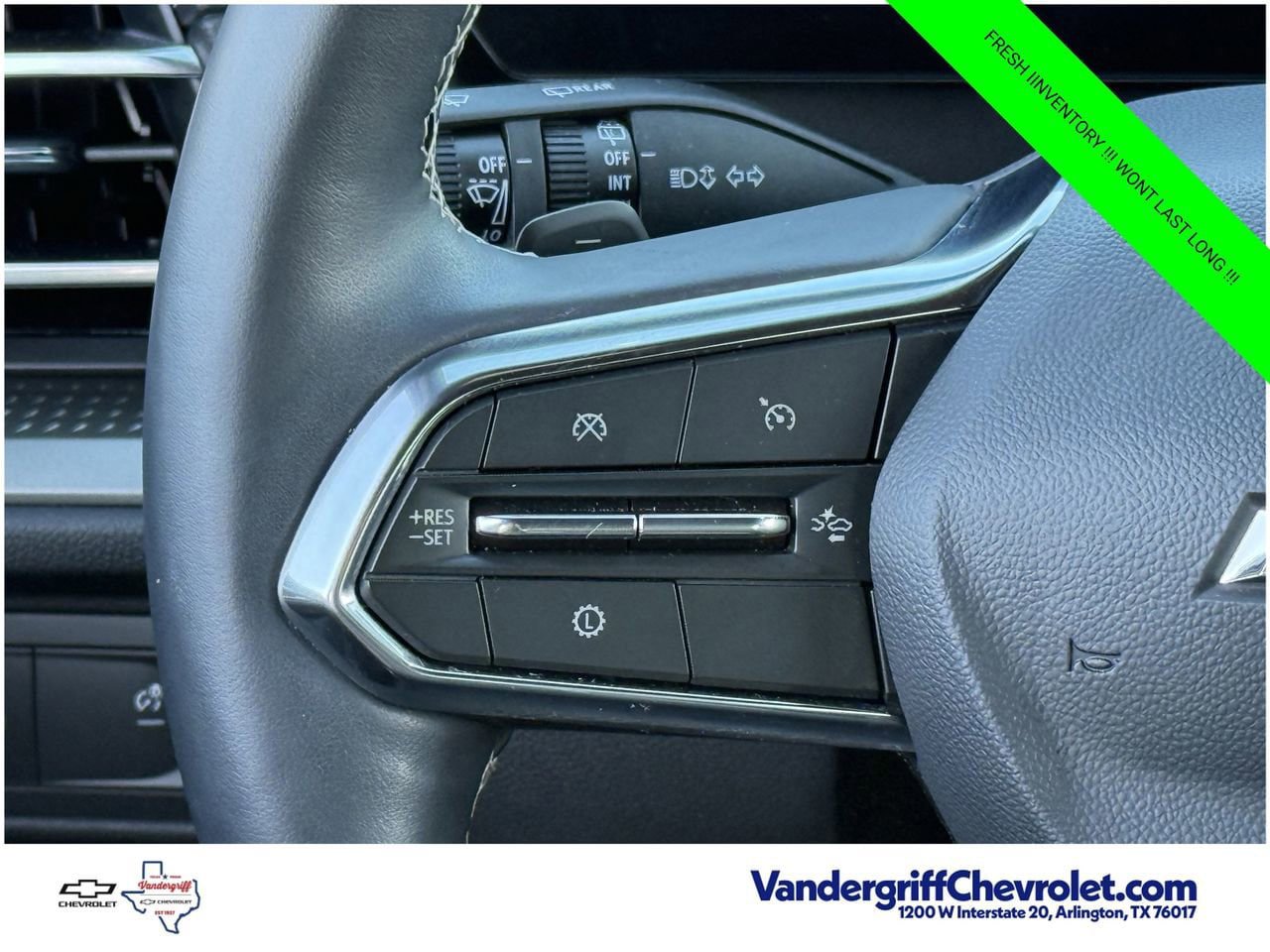 Certified 2025 Chevrolet Traverse LT FWD image 12