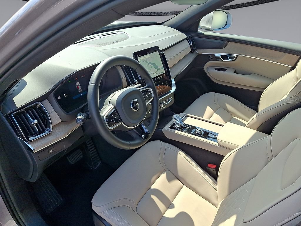 Certified 2026 Volvo XC90 B6 Plus AWD/4WD image 17