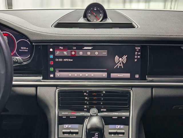 Used 2022 Porsche Panamera 4 Platinum Edition image 12