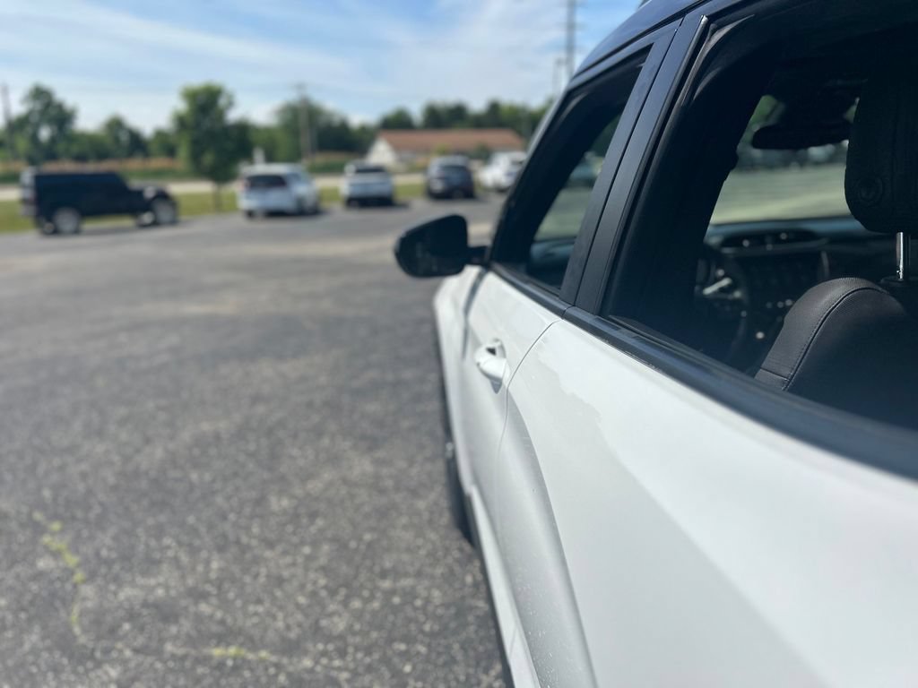 Used 2023 Chevrolet TrailBlazer RS w/ Sun and Liftgate Package FWD image 33