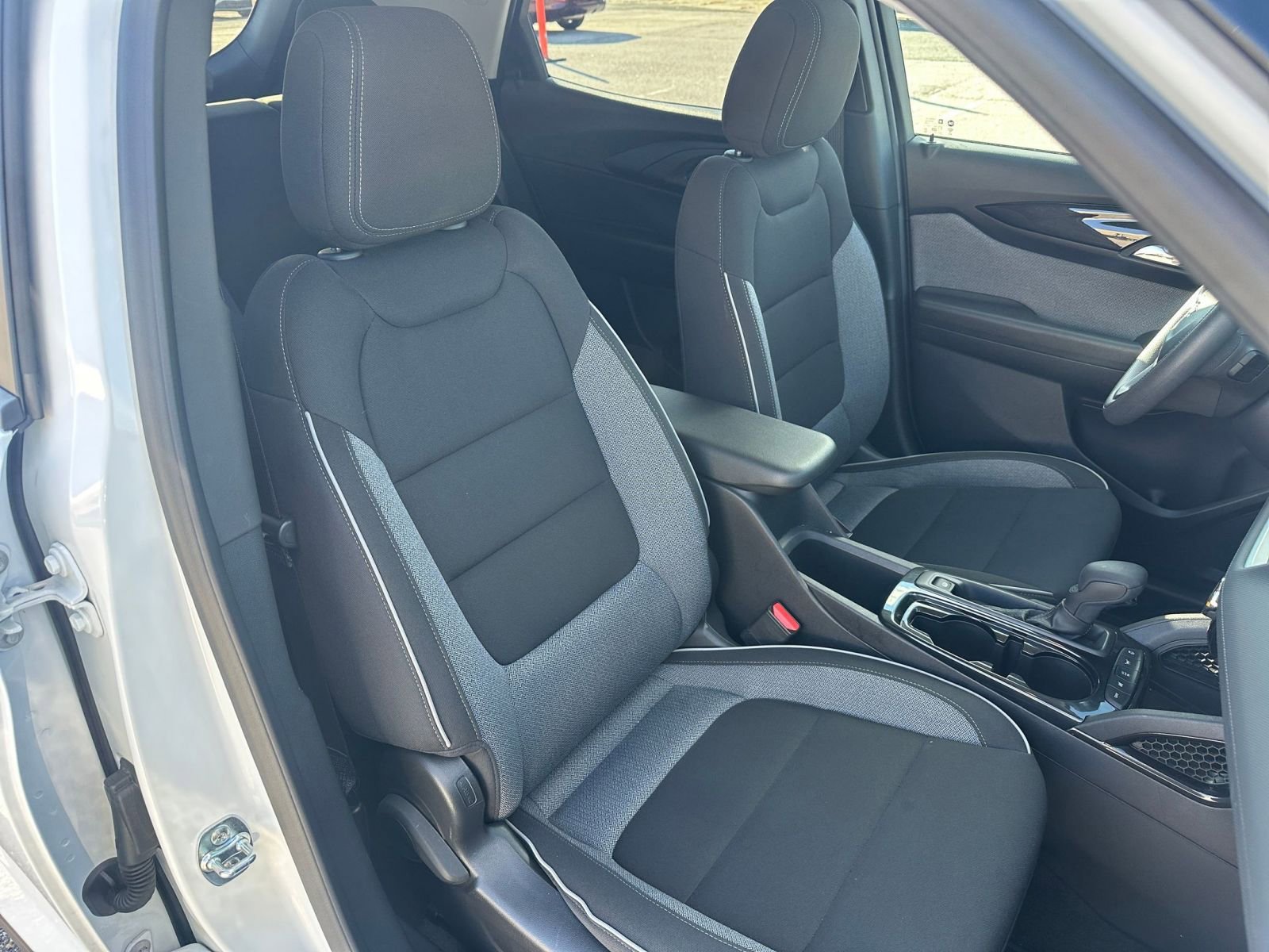 Used 2025 Chevrolet TrailBlazer LT w/ Driver Confidence Package image 34