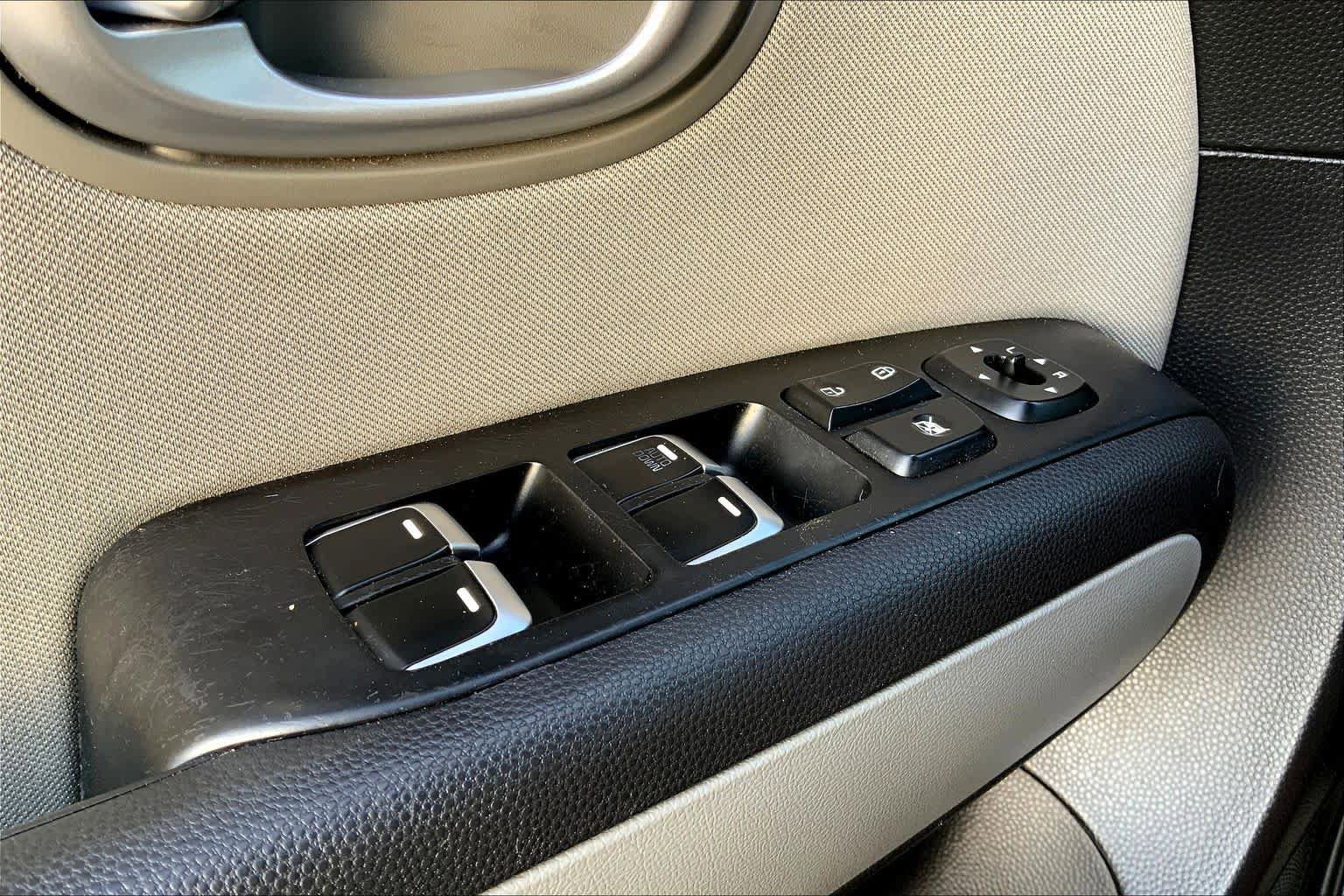 Used 2019 Kia Soul FWD image 35
