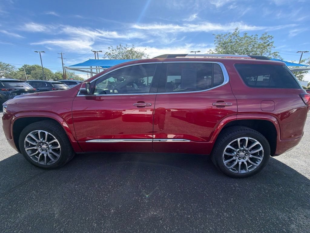 Used 2023 GMC Acadia Denali w/ Denali Ultimate Package FWD image 3