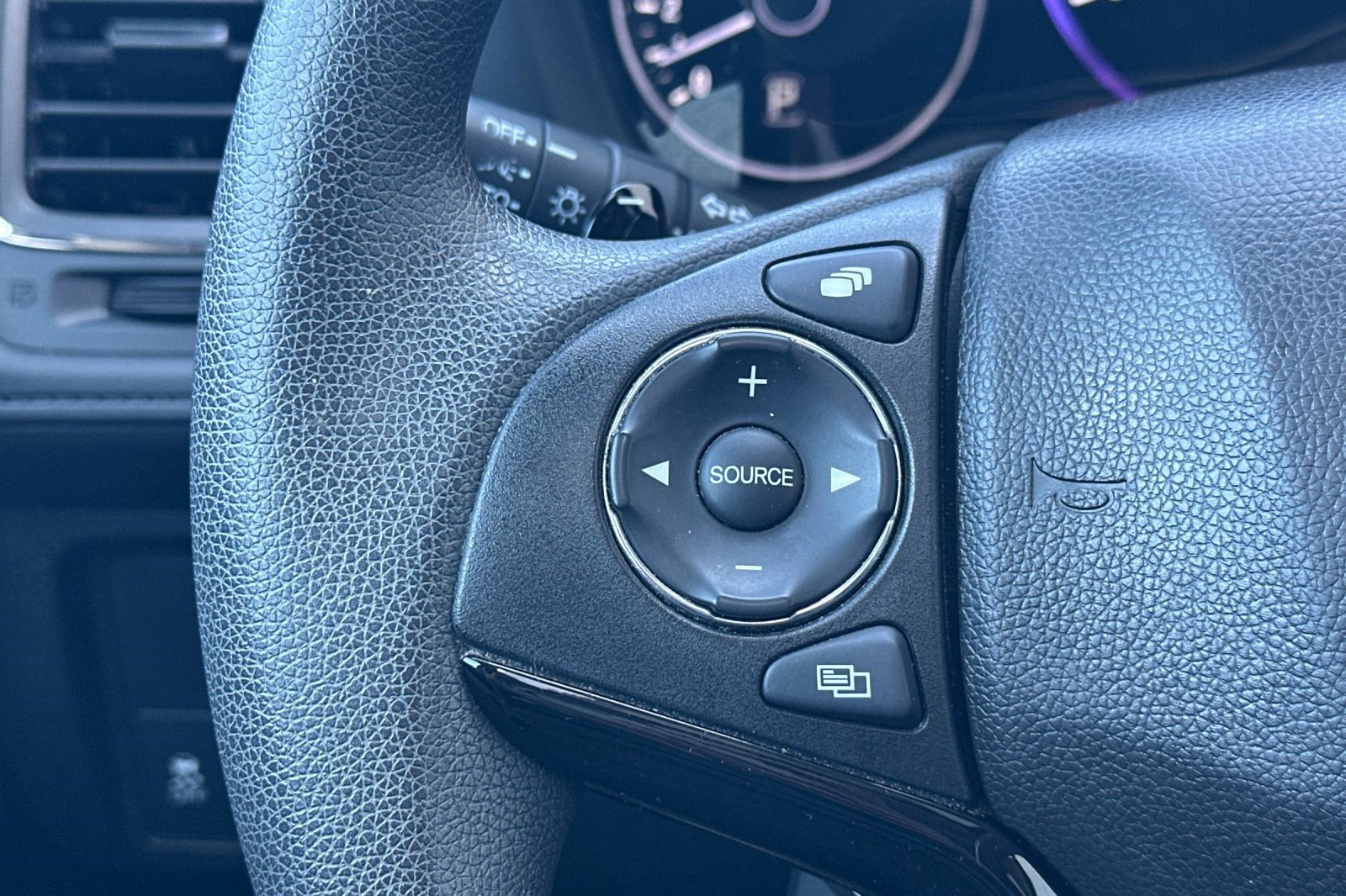 Used 2016 Honda HR-V EX image 29