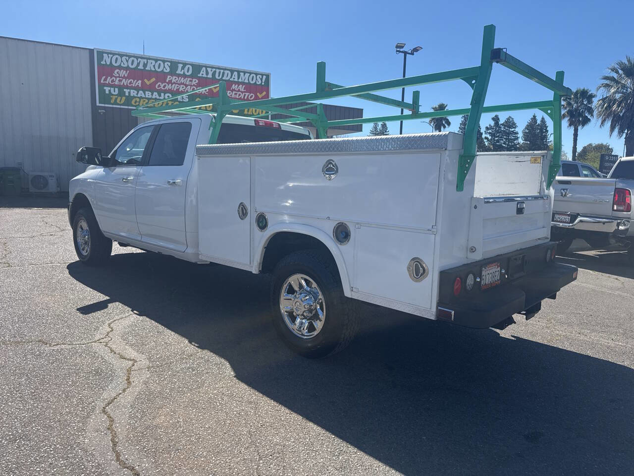 Used 2017 RAM 3500 SLT AWD/4WD image 9