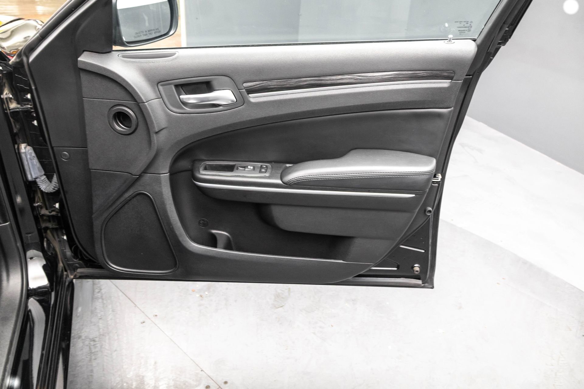 Used 2022 Chrysler 300 Touring w/ Sport Appearance Package image 40