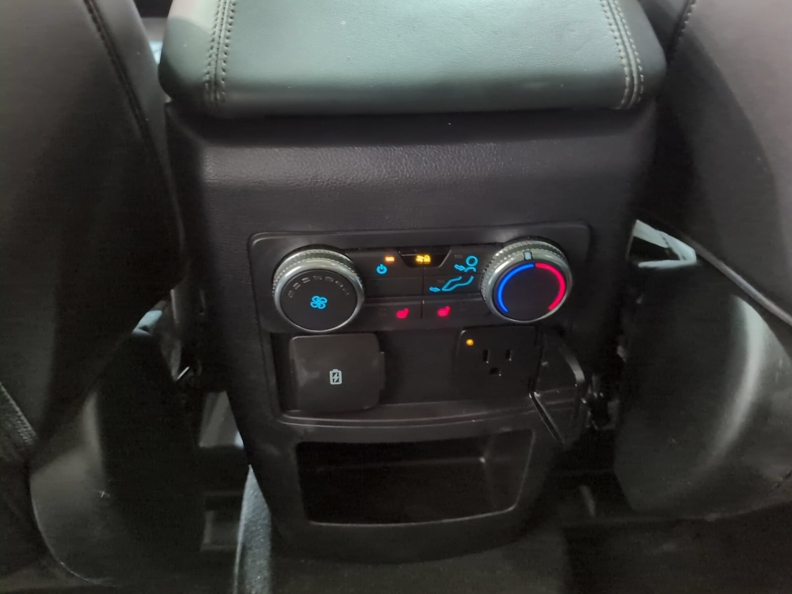 Used 2021 Ford Explorer Platinum w/ Equipment Group 601A AWD/4WD image 15