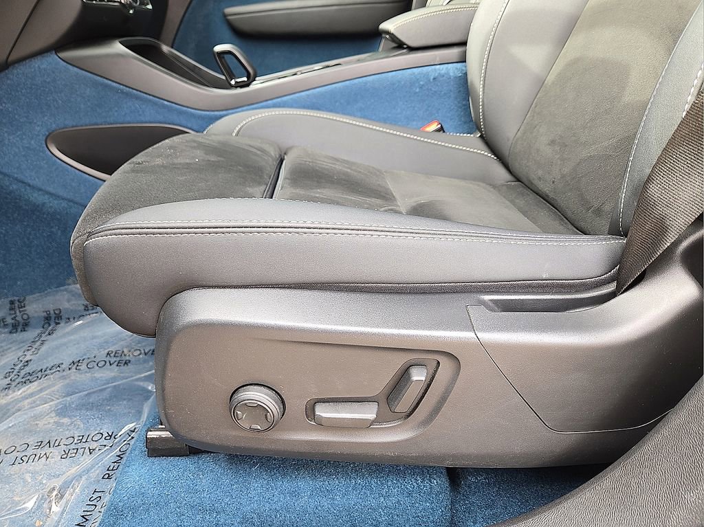 Used 2023 Volvo C40 P8 Recharge Ultimate image 26