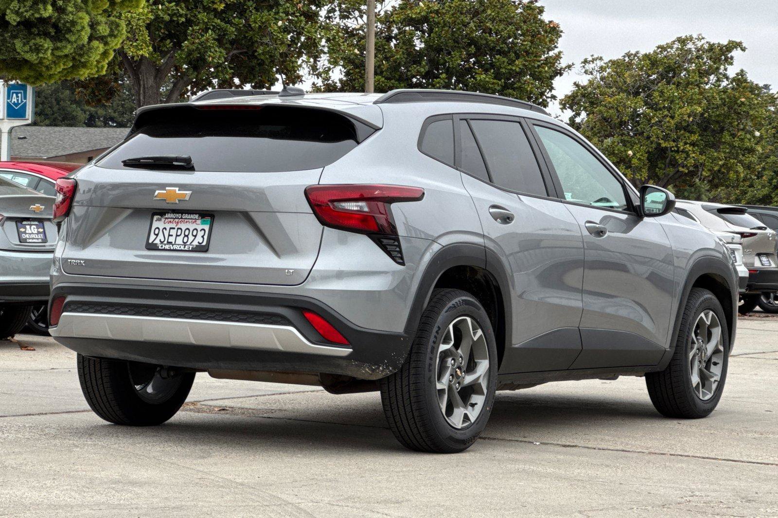 Used 2025 Chevrolet Trax LT w/ Driver Confidence Package FWD image 6