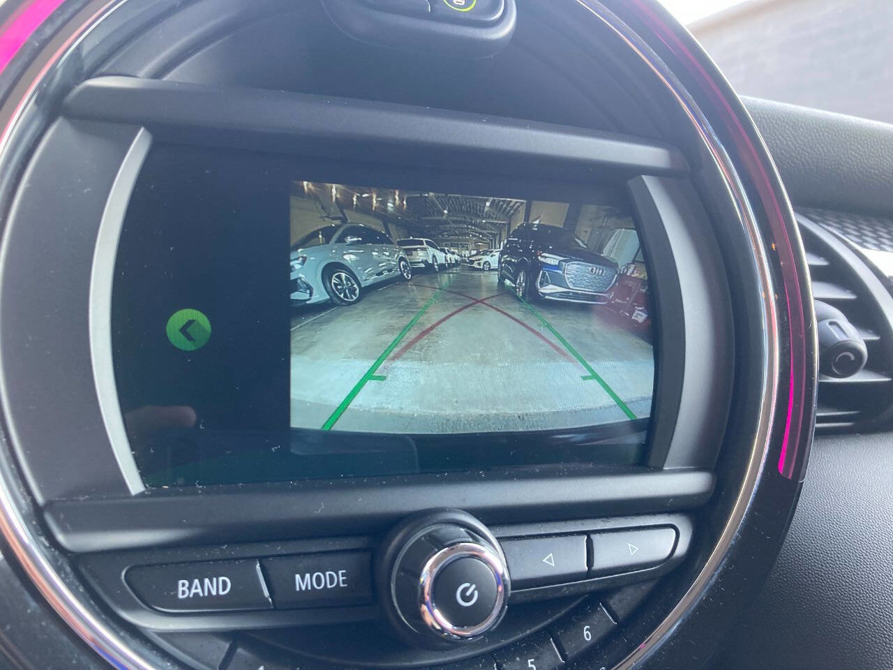 Used 2020 MINI Cooper SE w/ 6.5" Touchscreen Package image 14