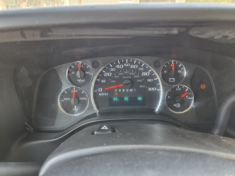 Used 2015 Chevrolet Express 2500 RWD image 15
